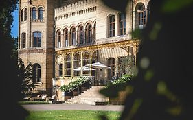 Hotel Schloss  3*